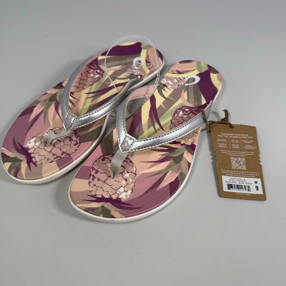 NWT OluKai Ho'opio Hau Beach Sandals Slip-on Silver/Pineapple Women Size 9 - Picture 1 of 8